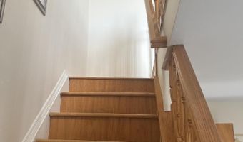 385 Brookfield Ave, Staten Island, NY 10308