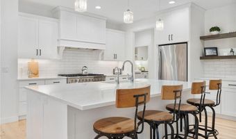 1007 28th St SW, Austin, MN 55912