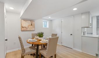 6111 35TH St N, Arlington, VA 22213