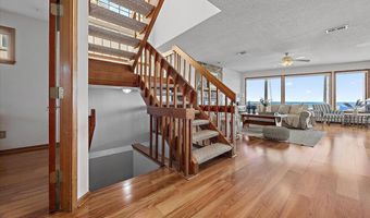 1879 BEACH Ave, Atlantic Beach, FL 32233