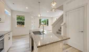 525 S 10th St, Berthoud, CO 80513