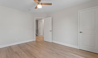 18 Sextant Dr, Barnegat, NJ 08005