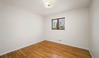 953 Redwood Dr, Apple Valley, MN 55124