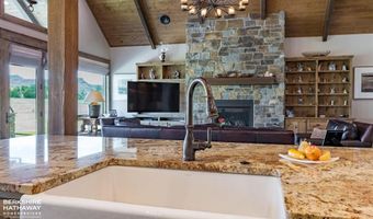 32 Big Creek Dr, Cody, WY 82414