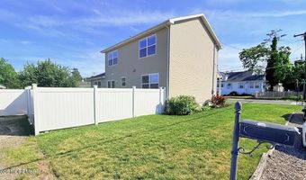6 Spring St, Beachwood, NJ 08722