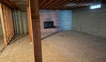 314 Burr Oak Dr, Albert Lea, MN 56007