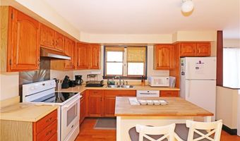 12 Draper Ave, Middletown, RI 02842