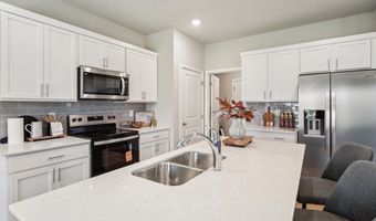 809 2ND St NE, Altoona, IA 50009