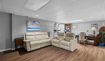 134 Holloway Rd, Ballwin, MO 63011