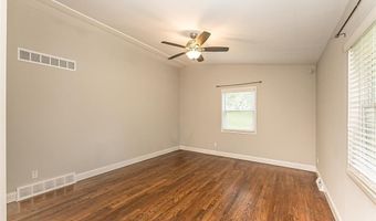250 Sunset Dr, Ballwin, MO 63011