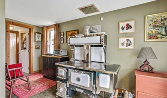 2066 Hinman Settler Rd, Brownington, VT 05860