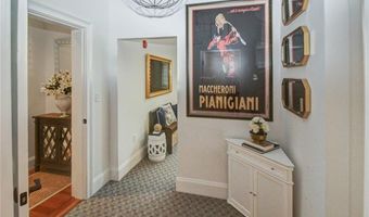 32 Carey Street St, Newport, RI 02840