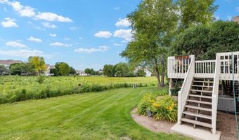 1 Parkside Ct, Algonquin, IL 60102