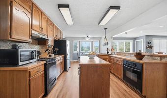 17274 Kansas Ave, Basehor, KS 66012