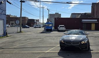 22 W 8th St, Anderson, IN 46016