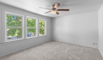 809 N DURKEE St, Appleton, WI 54911