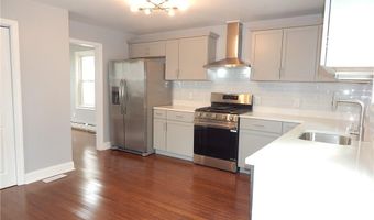 52 Hillwood St, Cranston, RI 02920