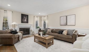 5 Morgan Ct, Lincoln, RI 02865