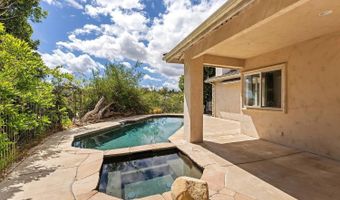 2557 Live Oak Park Rd, Fallbrook, CA 92028
