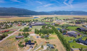 68 KELLY Ln, Alpine, WY 83128