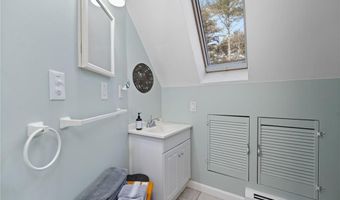 511 Tripps Corner Rd, Exeter, RI 02822