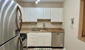 102 Wedgewood Cir, Belford, NJ 07718