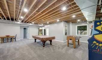 5120 Country Hills Dr, Aurora, IN 47001