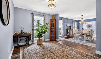 1009 Dutch Mill Dr, Ballwin, MO 63011