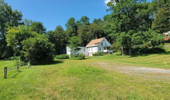 30 River Rd, Arlington, VT 05250