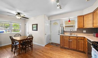 7932 Kingwood St, Affton, MO 63123