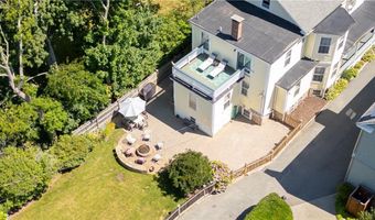 22 Greenough Pl, Newport, RI 02840