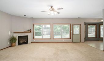214 Hillside Dr, Baldwin City, KS 66006