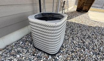 2214 S Lawson St, Aberdeen, SD 57401