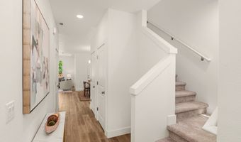 18989 SW Hazelwood Ln L-2, Beaverton, OR 97007