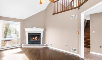 76 9th St, Belford, NJ 07718