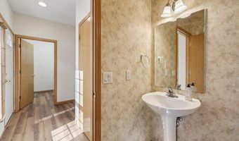 3354 N Stone Creek Cir, Madison, WI 53719