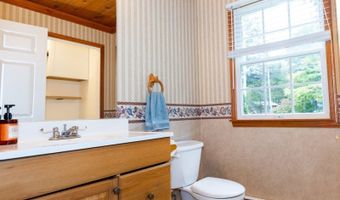 2 Grand St, Alloway, NJ 07422