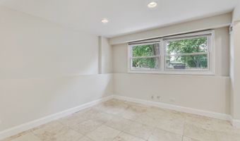 223 W Tanglewood Dr, Arlington Heights, IL 60004