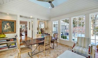 22 Lantern Ln, Barrington, RI 02806