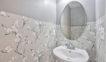 41686 MCMONAGLE Sq, Aldie, VA 20105