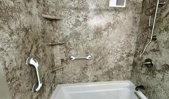 30 N Division St, Cowley, WY 82420