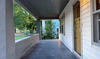 616 N 4th St, Arkansas City, KS 67005