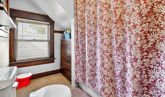 816 N SUPERIOR St, Appleton, WI 54911