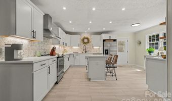 1203 Flintshire Dr, Albemarle, NC 28001