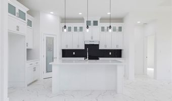 915 Pecan St, Alton, TX 78573