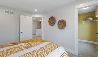 6151 N TRAILWOODS Dr, Ann Arbor, MI 48103