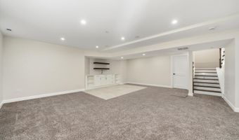 926 E Crest Ave, Addison, IL 60101