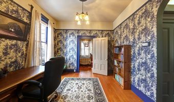 369 37th St, Astoria, OR 97103