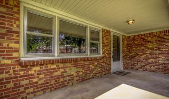 239 Greenway Rd, Arkansas City, KS 67005