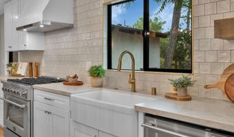 4360 Helix Canyon Dr, La Mesa, CA 91941